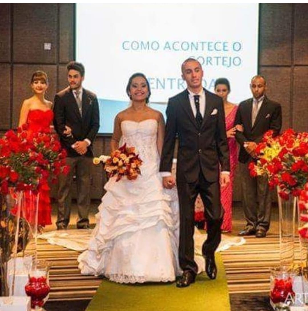Cortejo de casamento demonstrado em aula prática